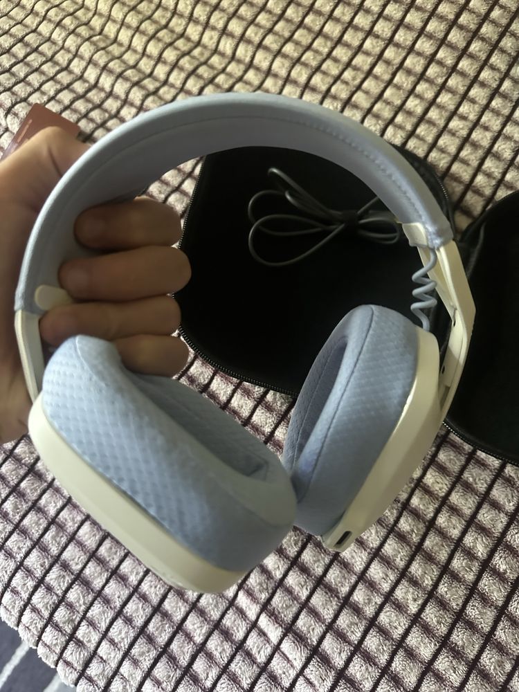 наушники Logitech g435