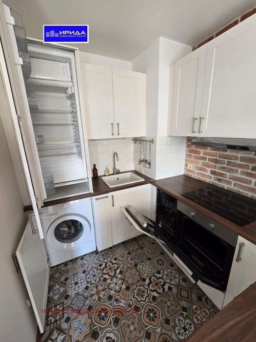 Продава се Двустаен апартамент в София, Център - 70 кв.м за 4143 €/кв.м - Снимка #3