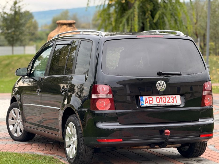 Vând VW Touran 2.0 Diesel 7 Locuri