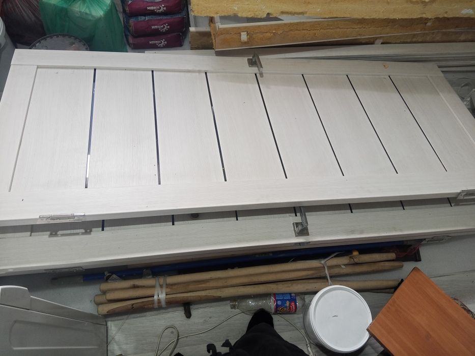 Между комнаты двери