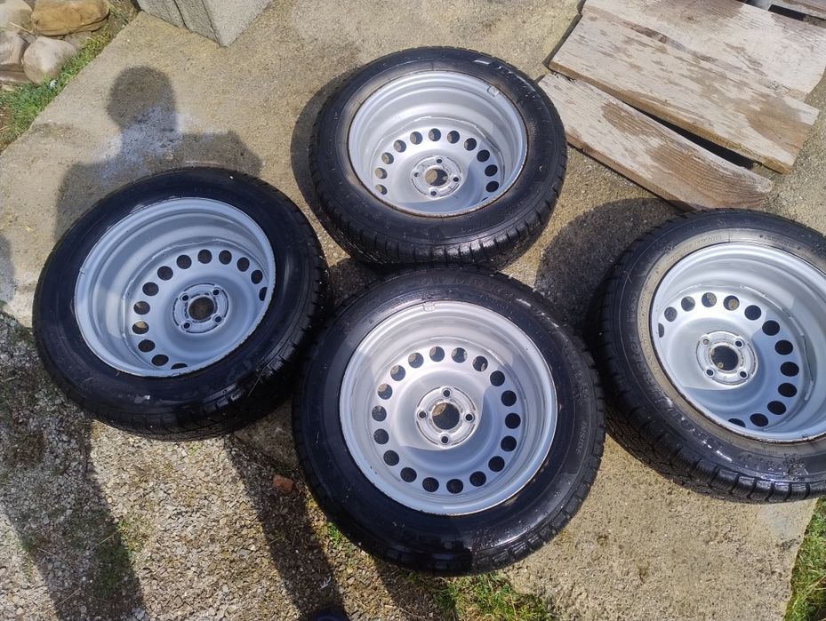 Vând 4 buc cauciucuri