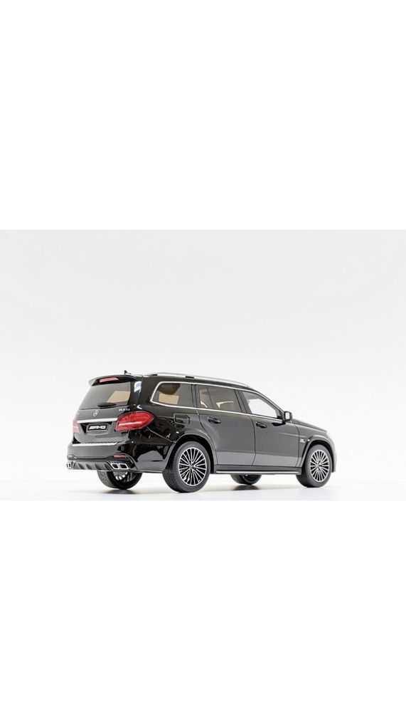 Mercedes Benz GLS AMG 1:18 GT Spirit