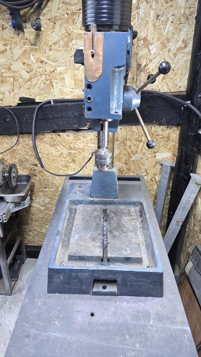 Сверлильный станок