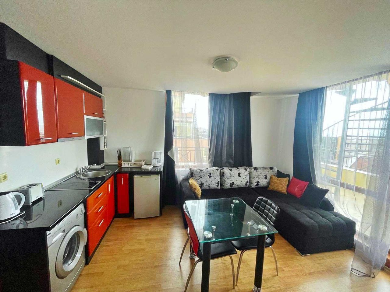 Продава се Двустаен апартамент в Свети Влас - 70 кв.м за 1028 €/кв.м - Снимка #2