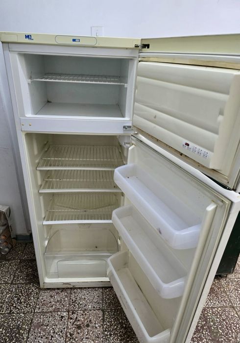 Se vinde frigider CANDY perfect functional