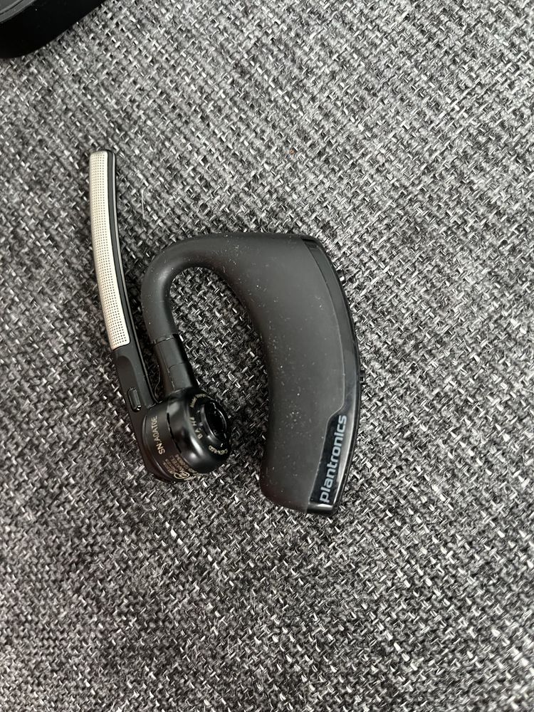 Bluetooth слушалка Plantronics, Voyager Legend, С преносимо зарядно