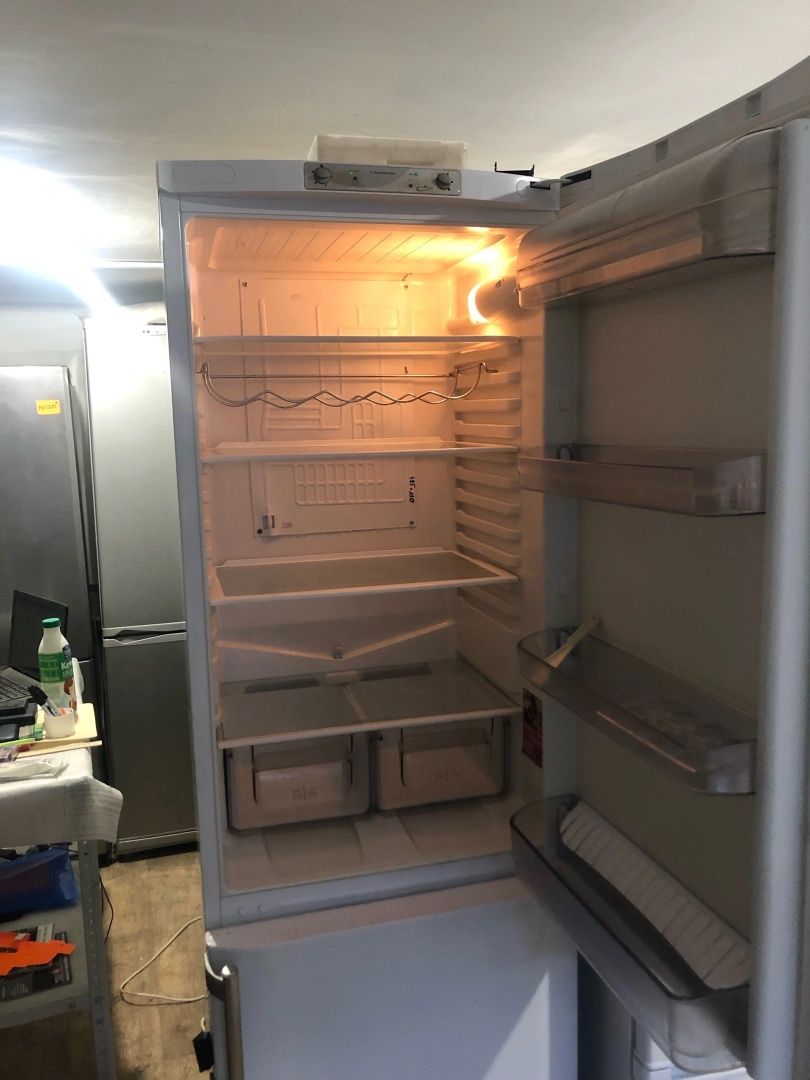 Холодильник ARISTON
