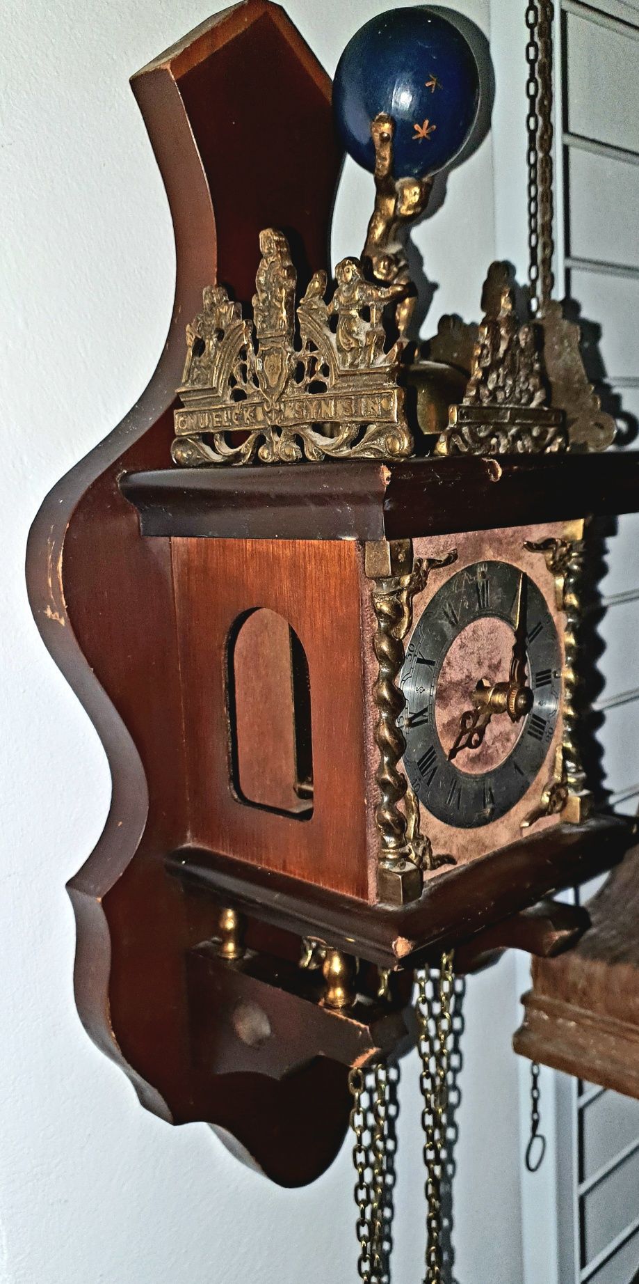 Ceas mecanic vechi cu pendul olandez