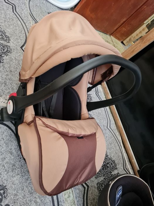 Бебешко столче за кола