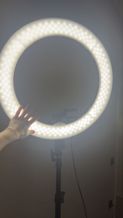 Продам кольцевую лампу