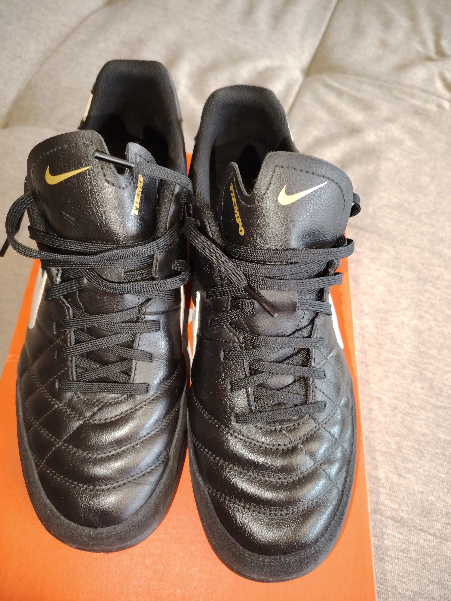 Nike Tiempo стоножки, размер по етикет 44, отговоря на 43, естествена