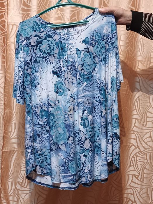 Продам туники каждую по 7000т торг уместен все хорошего качества