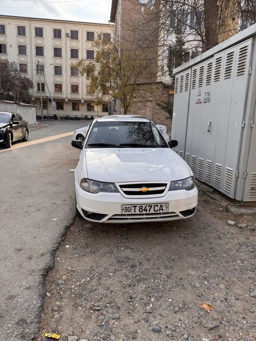 Nexia 2 1.6 sotiladi