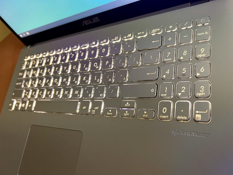 Быстрый как молния Ноутбук Asus 2021 года