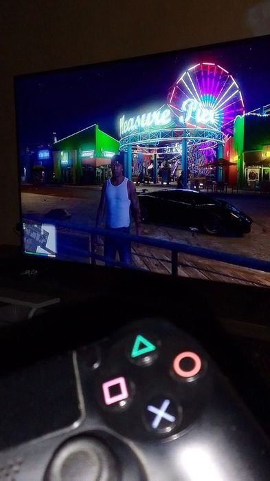Vând Ps4 Pro 1Tb Nou