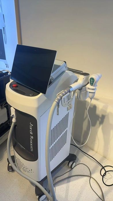 Aparat Laser Diodă Epilare Definitivă  4 Lungimi Undă in  Rate/Chirie