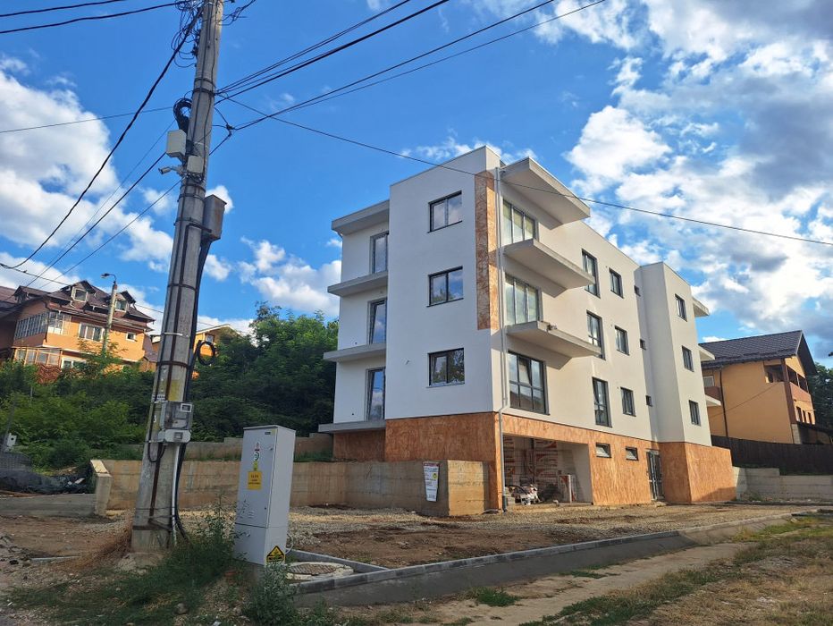 Apartamente noi de vanzare