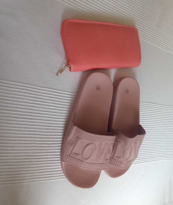 Vand șlapi noi dama vara, marime 41 + portofel cadou