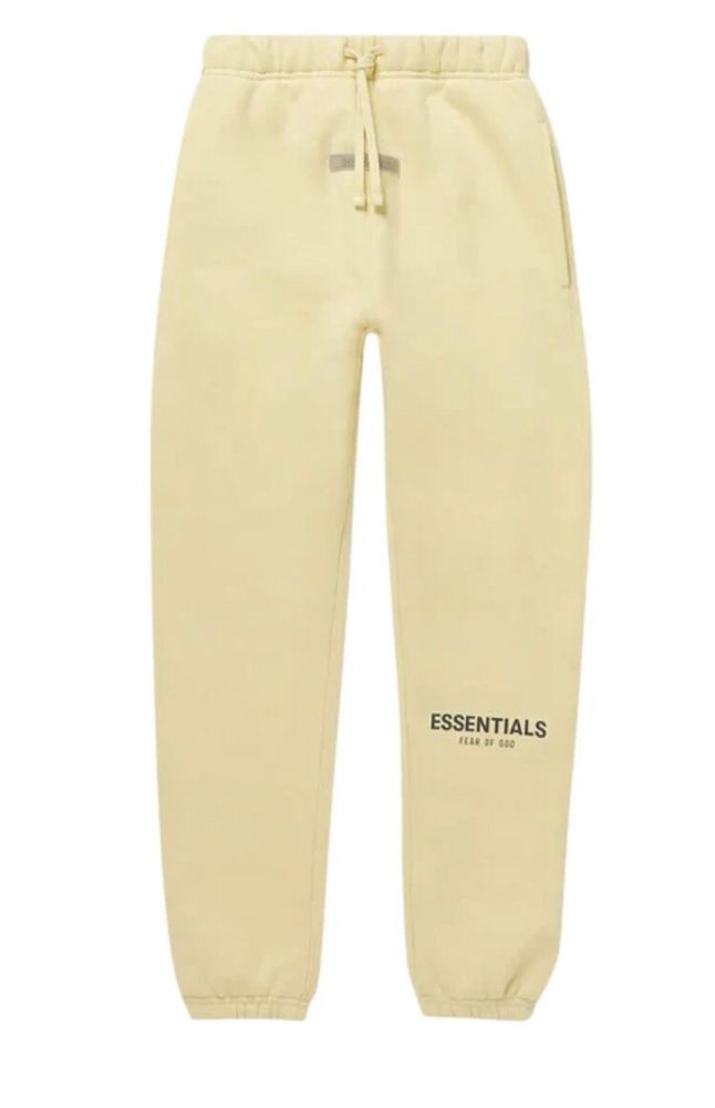 Vand pantaloni essentials am si tricou