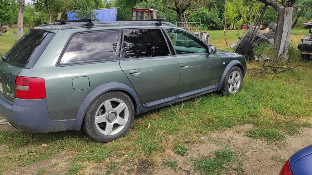 Audi A6 Allroad 2001 pe perne