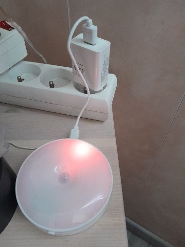 Mini lampa cu senzor de mișcare