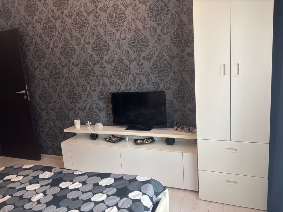 Dulap cu doua usi Ikea in stare foarte buna