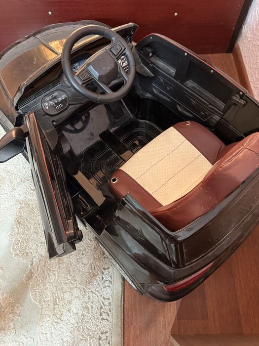 Продается  детский автомобиль