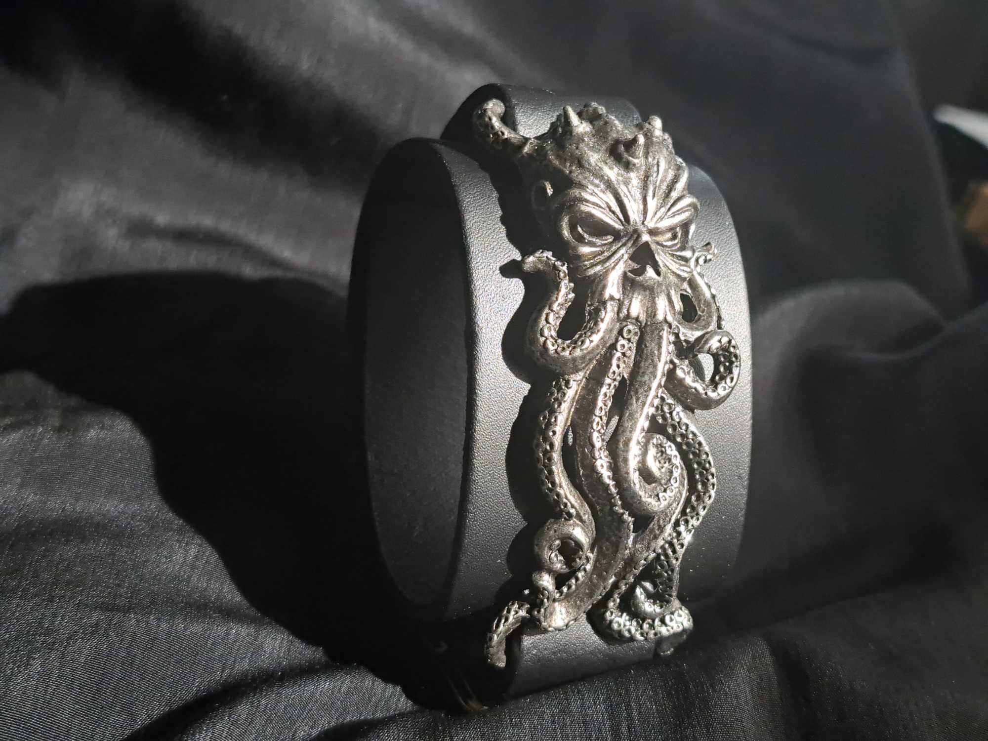 Bratara piele italia Cthulhu Rising Alchemy Gothic Caracatita Pirat