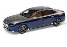 Macheta originala Bmw i7 G70 scara 1:18