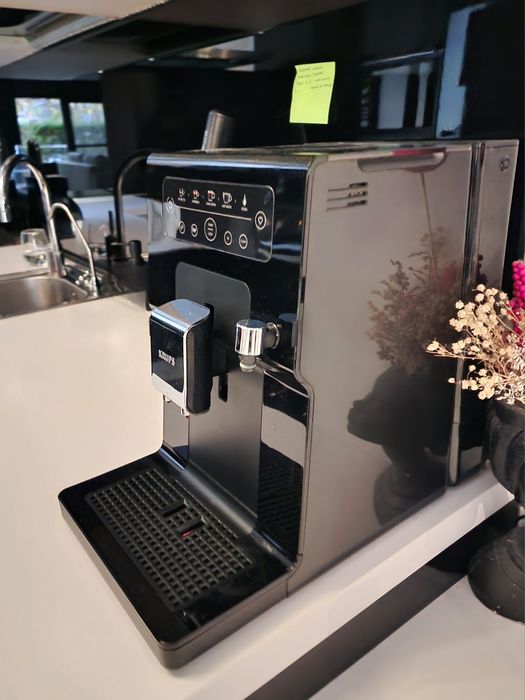 Expresor automat Krups Intuition
