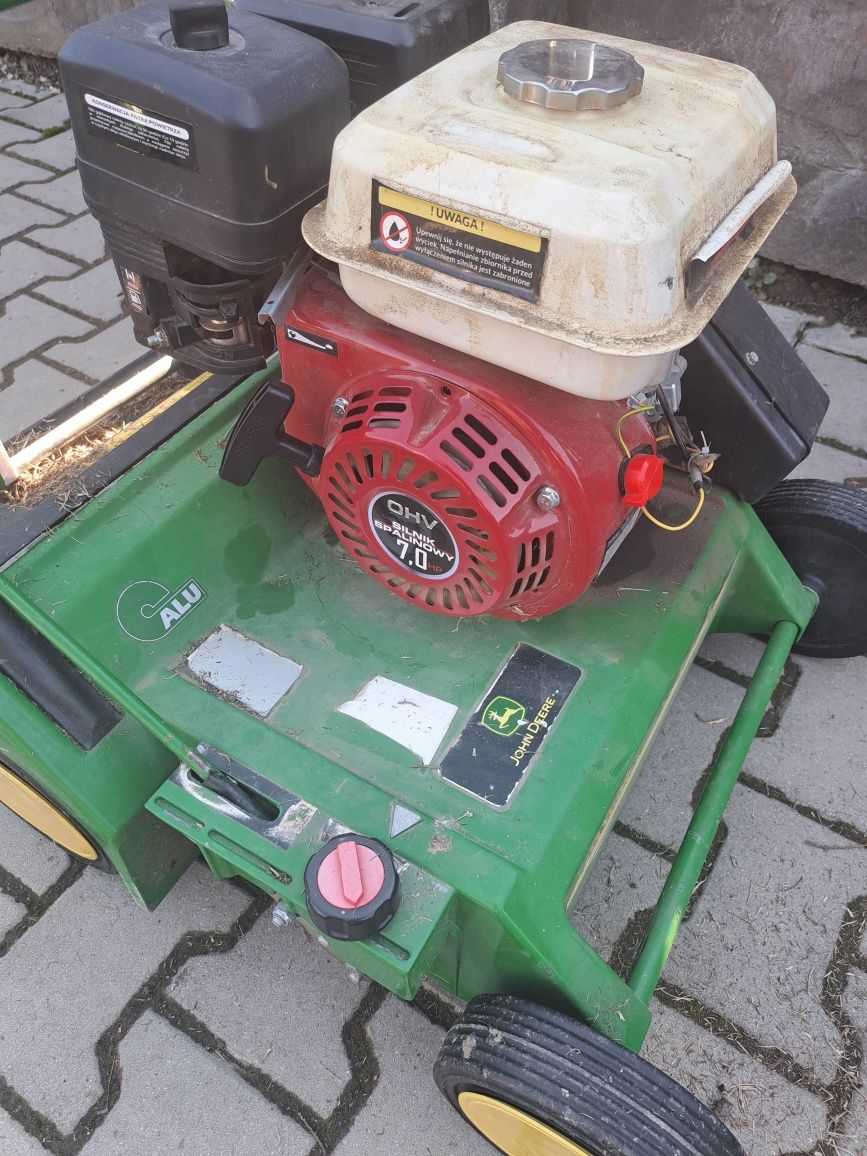 Inchiriez scarificator profesional John Deere