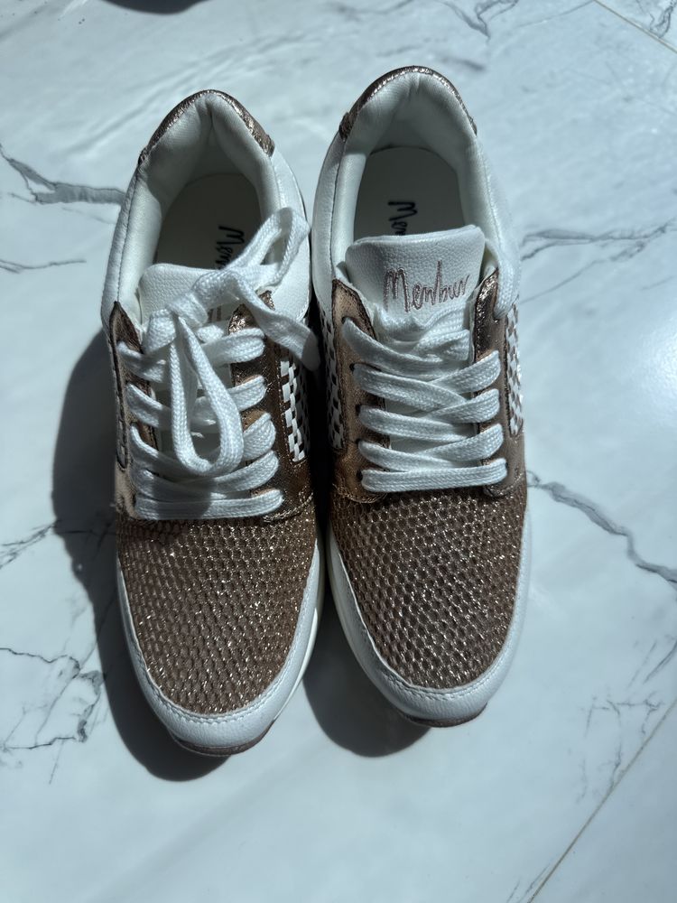 Pantofi sport 38 noi