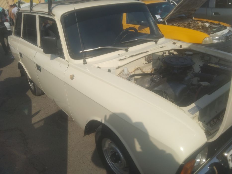 Moskivich kombi sotiladi 1990