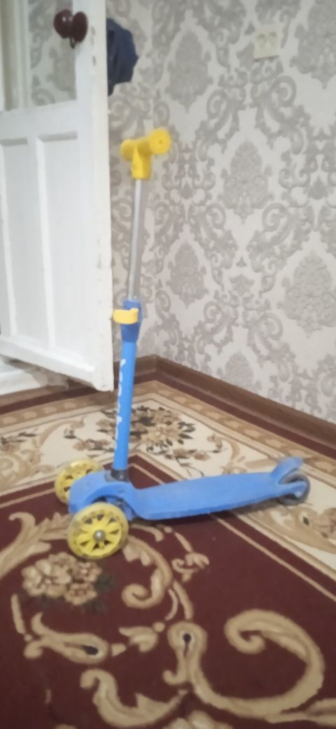 Самокат сотилади.