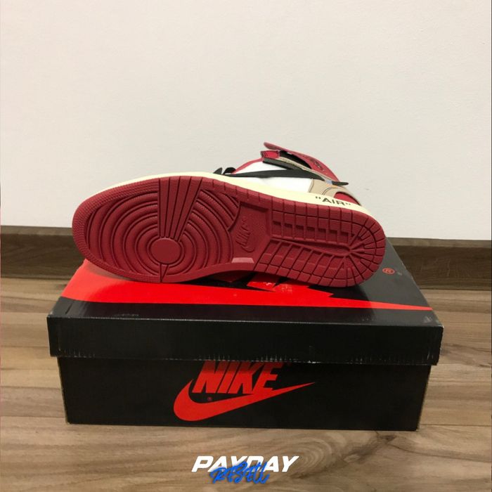 Jordan 1 High x Off-White
Off-White Chicago