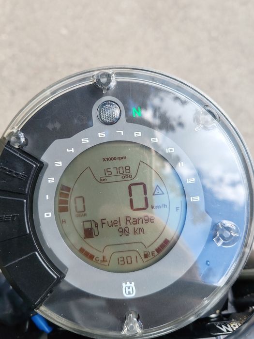 Husqvarna Vitpilen 401 a2