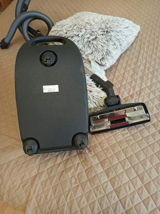 Прахосмукачка Miele Complete C3 Flex