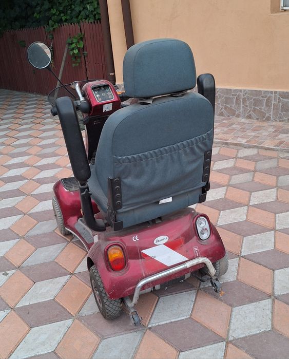 Vând scuter electric pentru bătrâni.