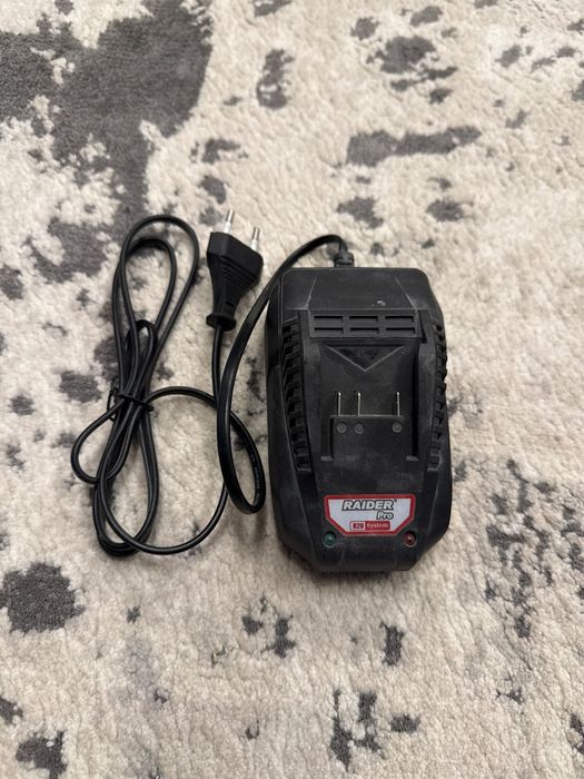 зарядно устройство 20 v raider pro r20 system