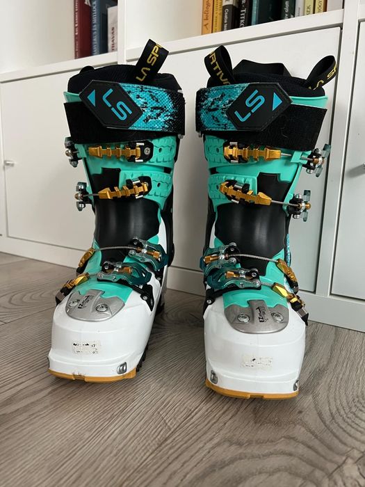 Clapari ski de tura femei La Sportiva Shadow