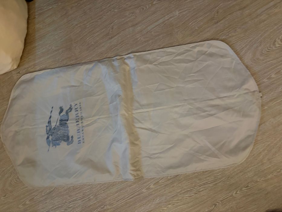 Чанта за дрехи dolce gabbana Moncler Burberry