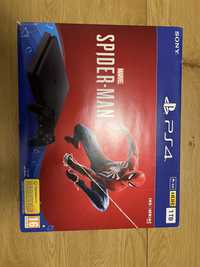 Vand PS4 slim 1TB, 2 controllere, 3 jocuri