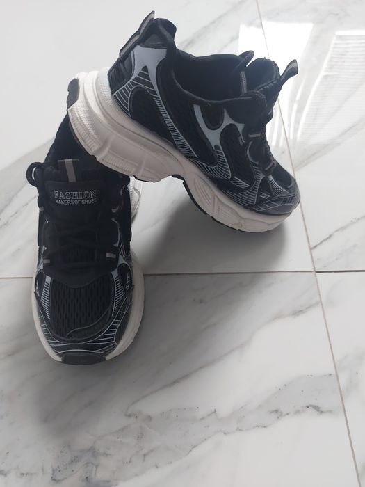 Детски маратонки за момиче