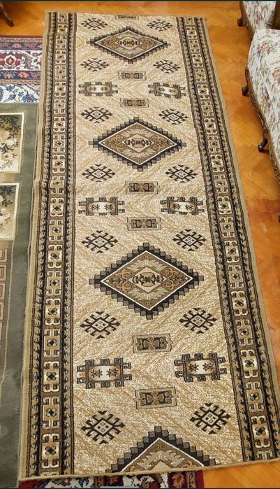 Covor modern, nou, dim. 3,30/1,25 m