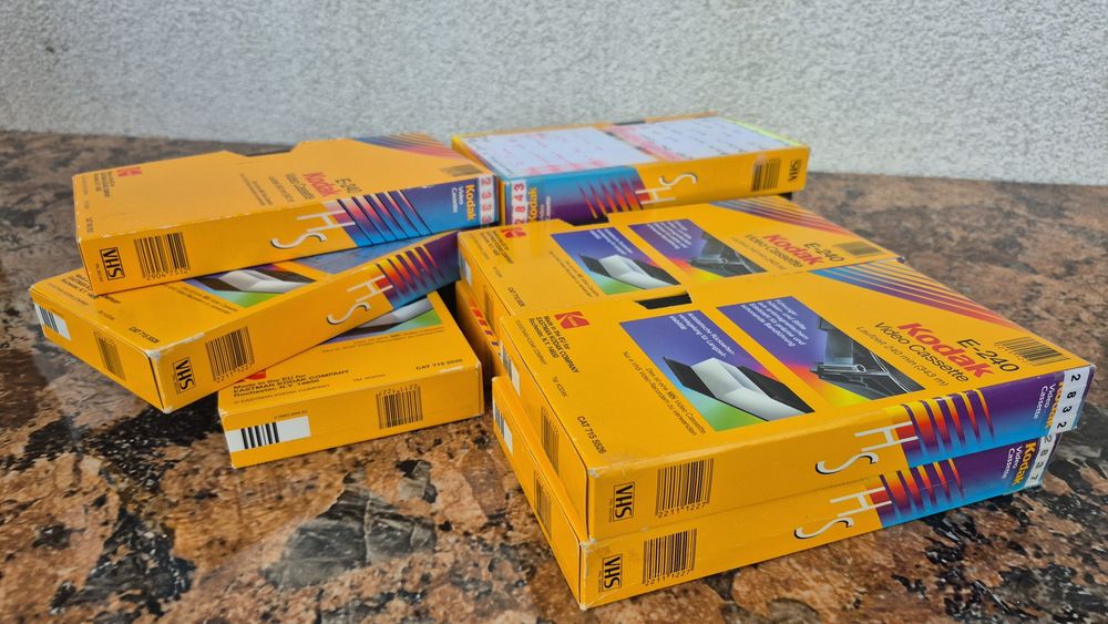 Vând 14 casete video VHS originale Kodak 240 minute. Colectie filme
