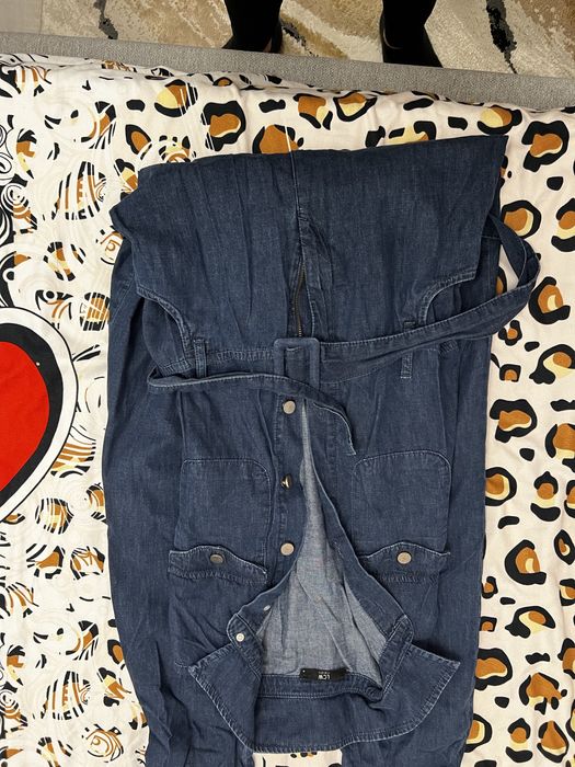 Salopeta de blugi foarte buna