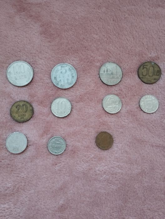 Vând monede vechi