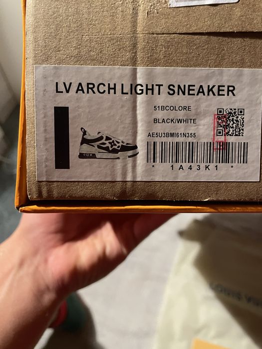 LV Skate Black and White