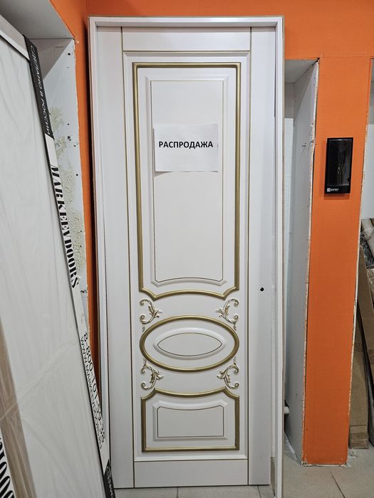 Межкомнатные двери с витрины
