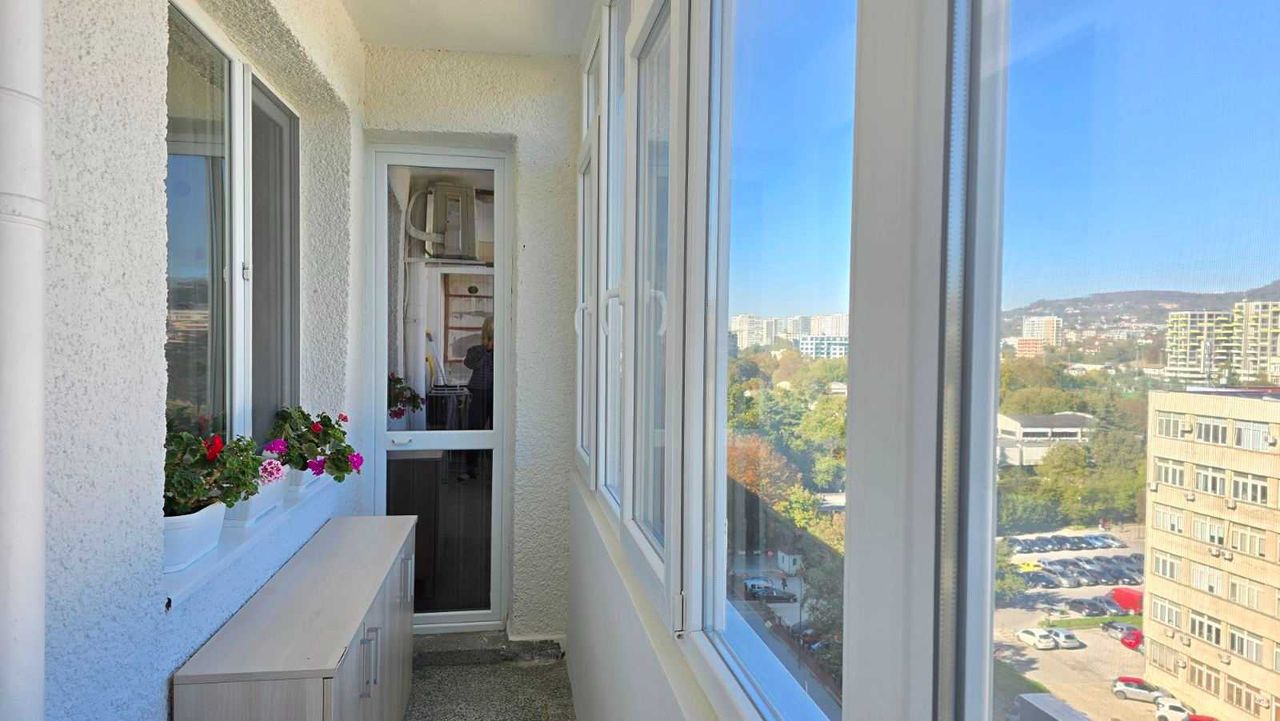 Продава се Четиристаен апартамент в Варна, Гръцка махала - 105 кв.м за 1791 €/кв.м - Снимка #8